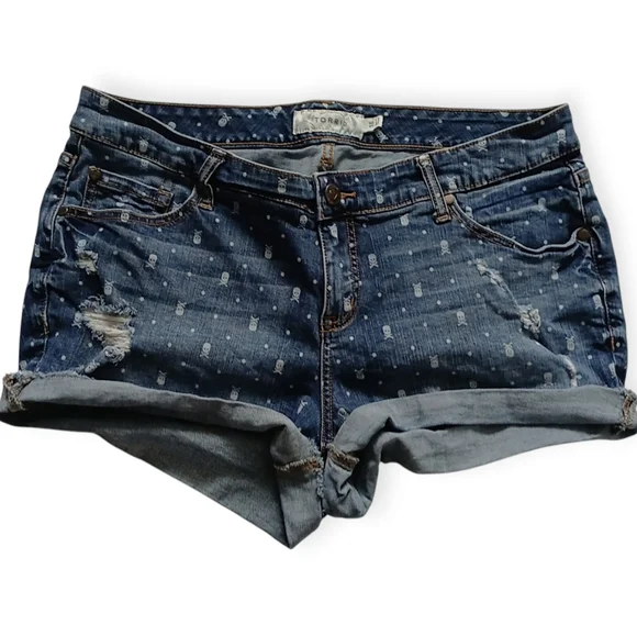 TORRID WOMEN'S SKULL POLKA DOTS  DISTRESSED BLUE DENIM JEANS SHORT. SIZE 16 - Picture 9 of 16